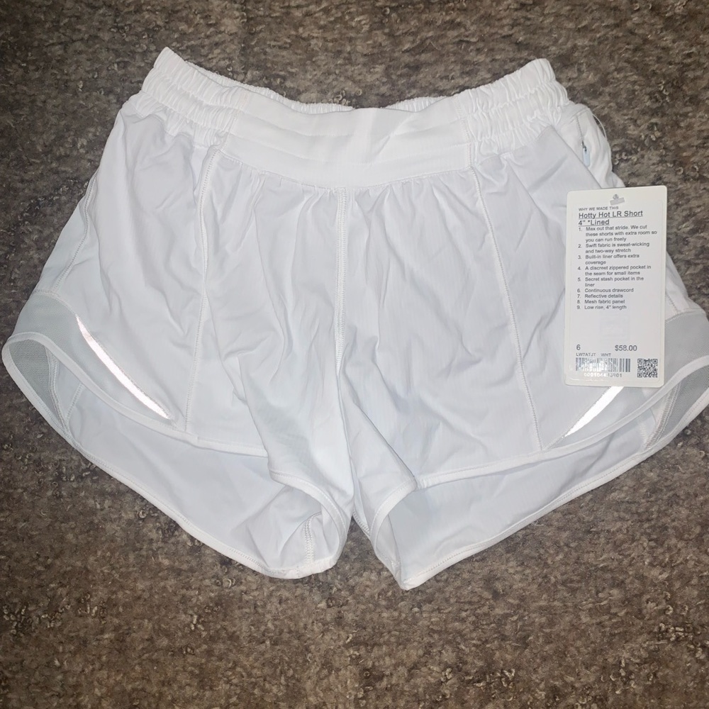 Lululemon hotty hot 4” shorts